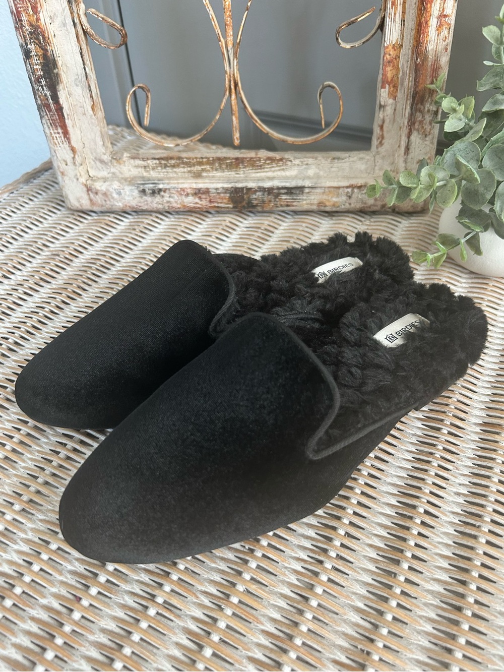 Birdies The Phoebe Black Velvet Faux Fur Lined Slippers Loafers Size 7 NWOT